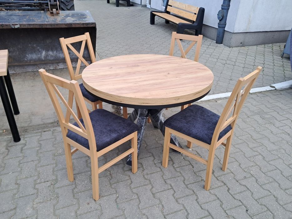 Stoły i krzesła. Producent