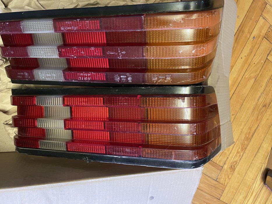 Комплект задніх ліхтарів Мерседес 190 w201