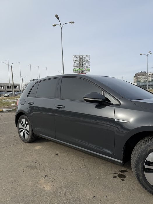 Volkswagen E-Golf 2016