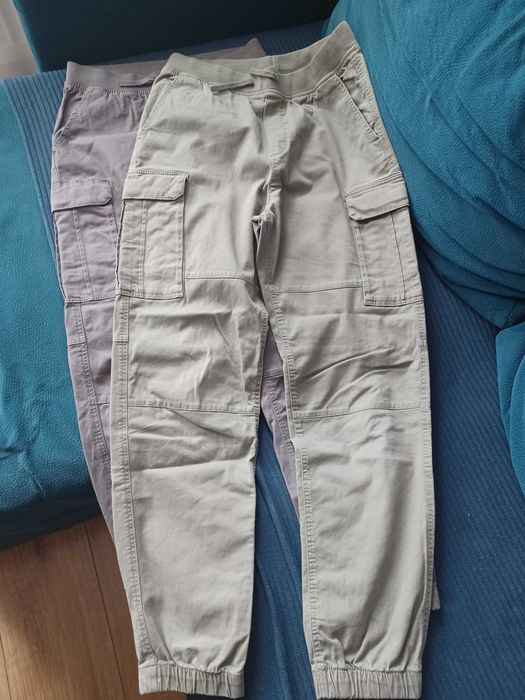 Spodnie Bojówki Jogery dwie pary.