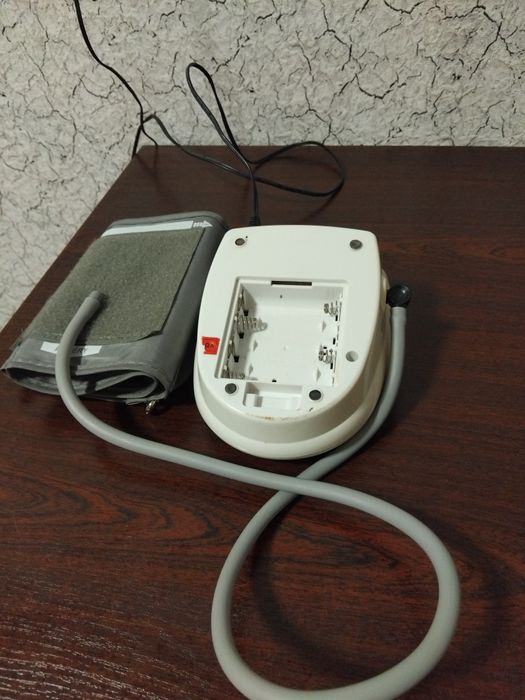 Продам тонометр автомат " Микро лайф"