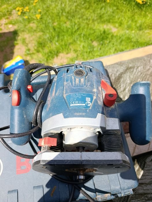 Фрезер Bosch GOF120