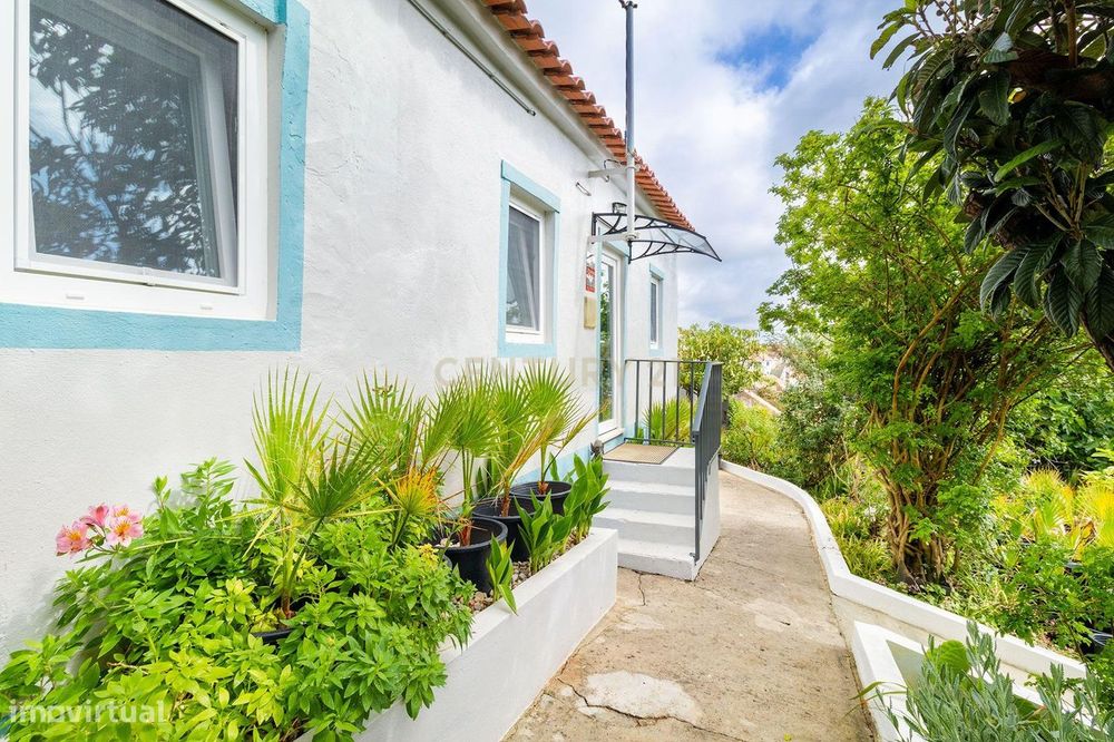 Moradia Renovada com Vista para o Castelo de Óbidos – Pronta a Habitar