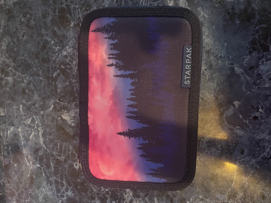 Шкільний пенал з наповненням