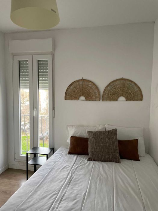 Quarto para casal a 5 min do metro Olivais sem caução