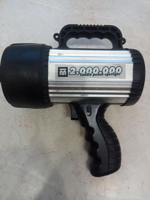 Lampa terenowa SZPERACZ