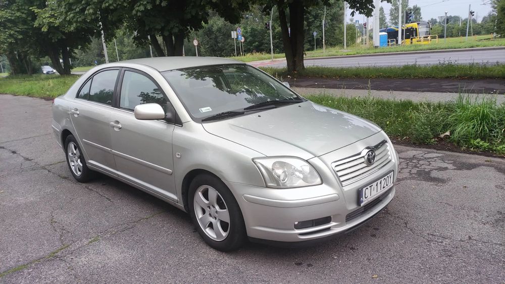 Toyota Avensis Toyota Avensis 1.8 VVT‑i 2005 - HAK - bogata wersja SOL