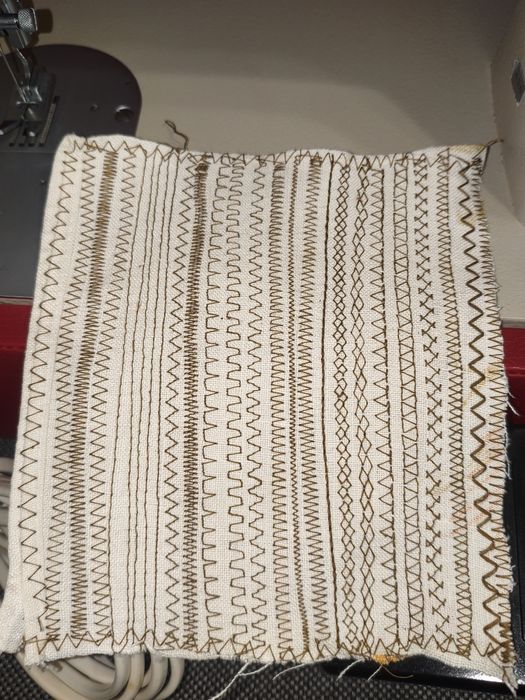 Po dokładnym serwisie maszyna do szycia Łucznik 438