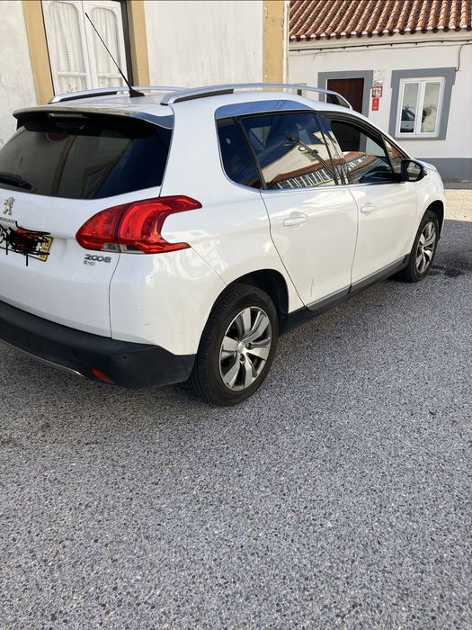 Peugeot 2008 suv — photo 4