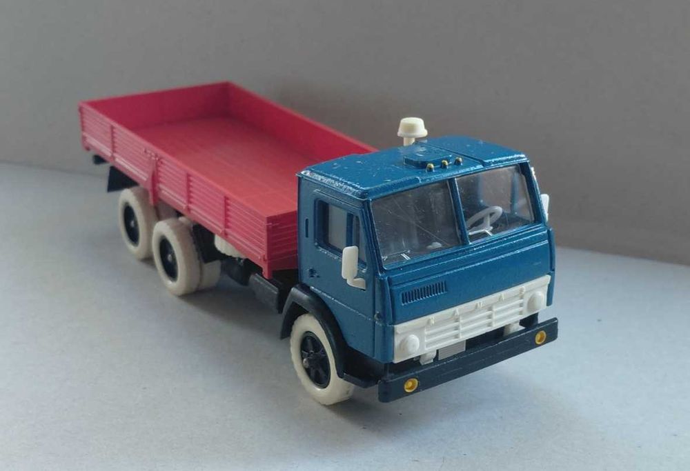1:43 КамАЗ-5320 Бортовой Раритет с белыми шинами 1988 год В коробке