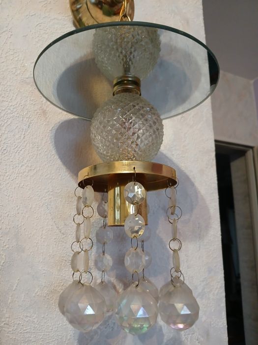 Lampa z kryształkami