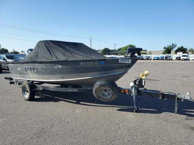 2016 Lund 1775 Impact Sport 5.4m куплений на компанію