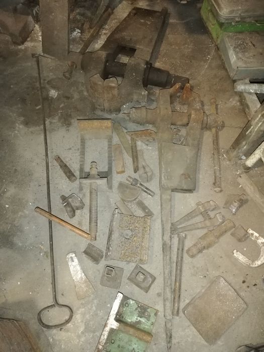 Narzędzia kowalskie cena za całość