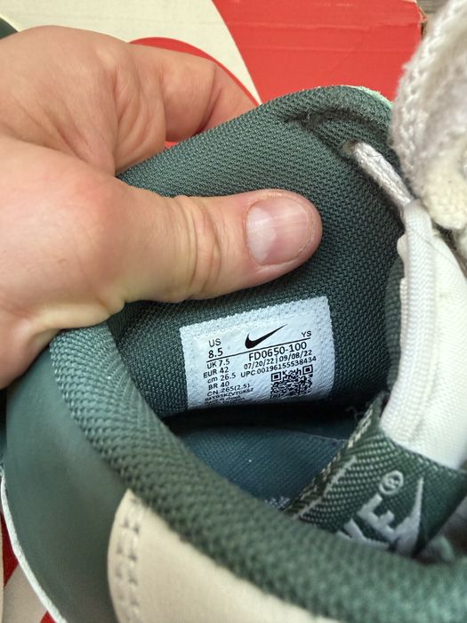 Продаю кросівки Nike розмір 42(26,5см)