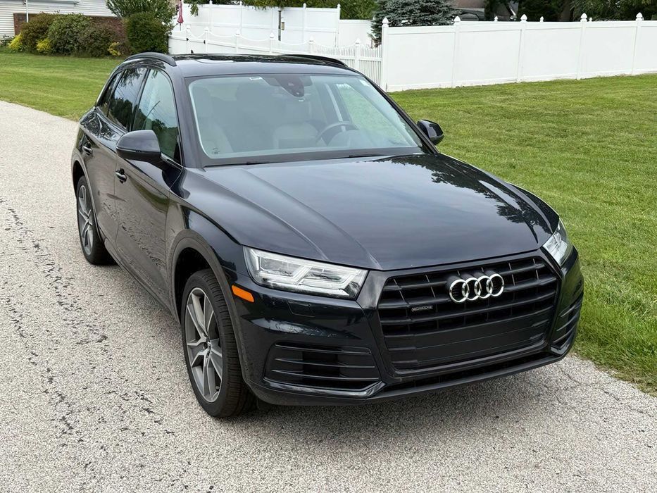 Audi Q5      2020