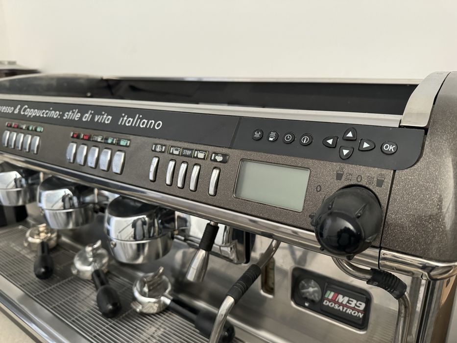 Кавомашина професійна La Cimbali M39 Dosatron