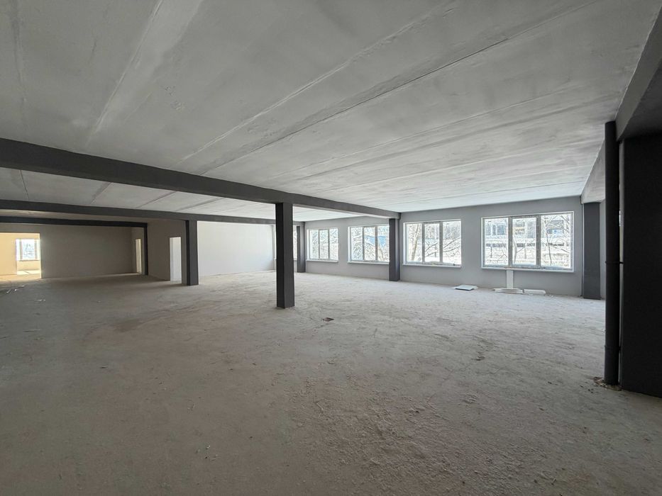 Оренда приміщення 4500 м2 ( можно частинами )