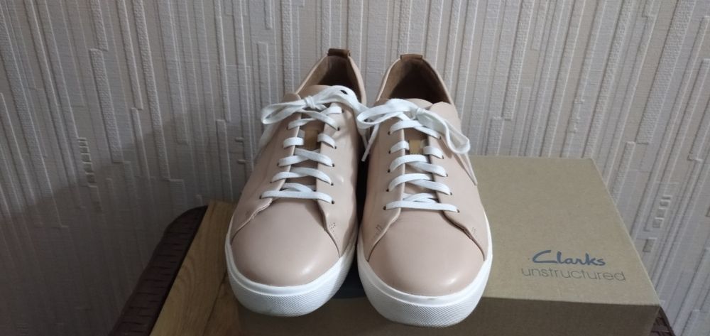 Продам полуботинки clarks