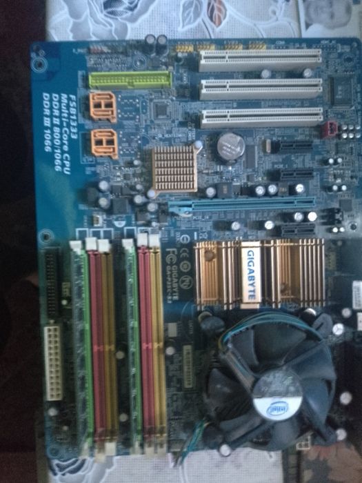 Материнська плата Gigabyte Ga-P35C-S3