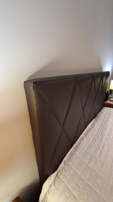 Cama de casal em pele 160x200