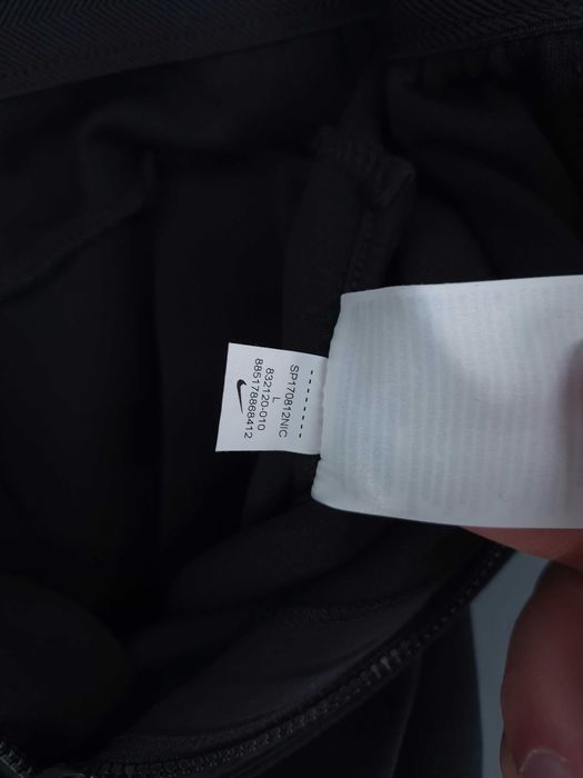 Nike Tech Fleece Cropped spodnie dresowe L slim