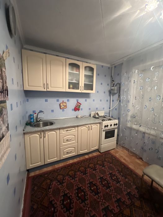 Продам 1 кімнатну квартиру .