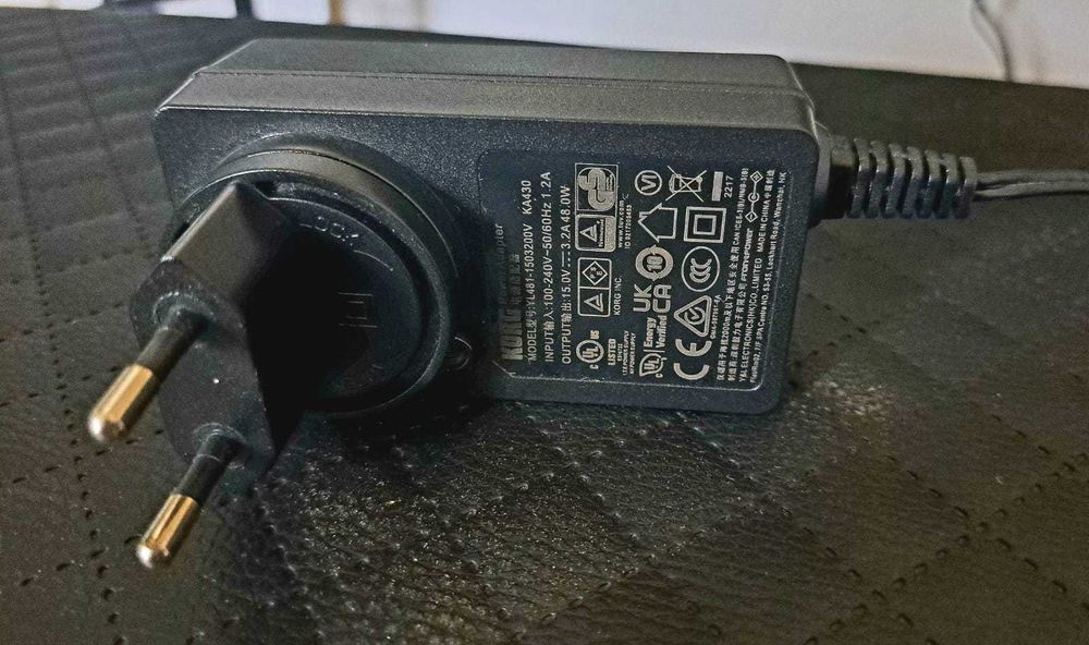 Vendo Piano digital Korg B2 Black de 88 e Banco de Piano como novos