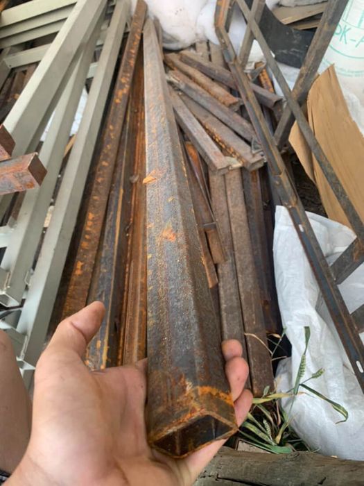 Продам металеві стобчики,є різні за ціною тількі телефонувати