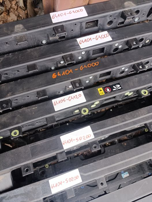 Hyundai i30 III pas przedni wszystkie wersje