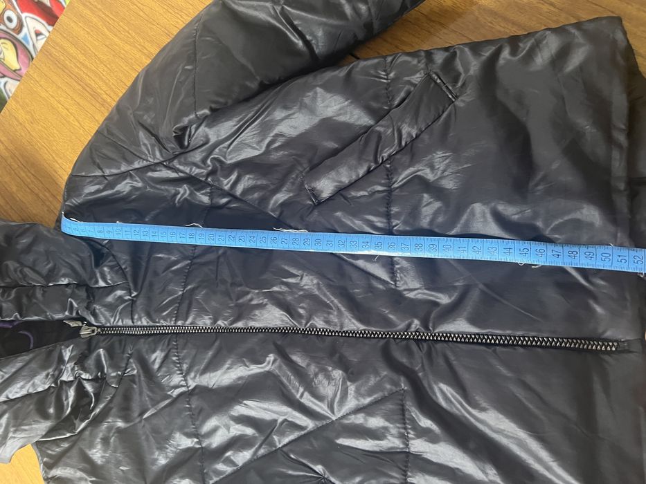 Курточка чорна 36