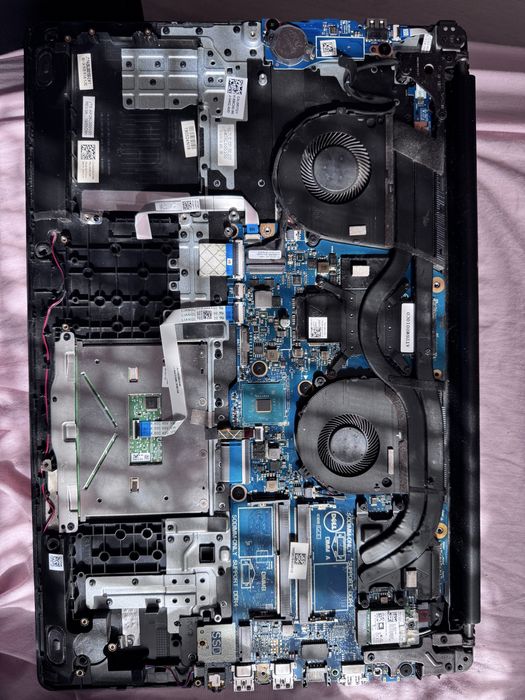 Ноутбук Dell G3 17. Разборка. На запчасти.