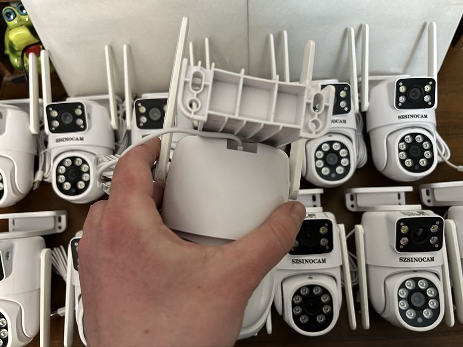 Вулична подвійна IP66 12мп Wi-Fi камера відеоспостереження топ краща