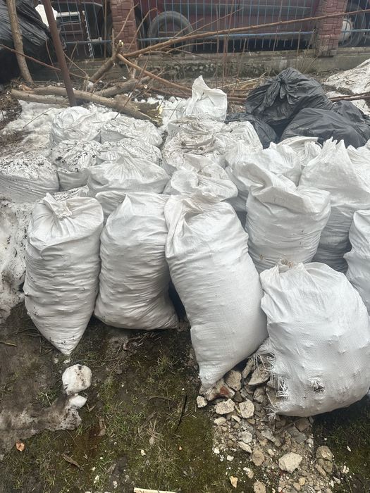 Будівельний бій, цегла, цемент і тд