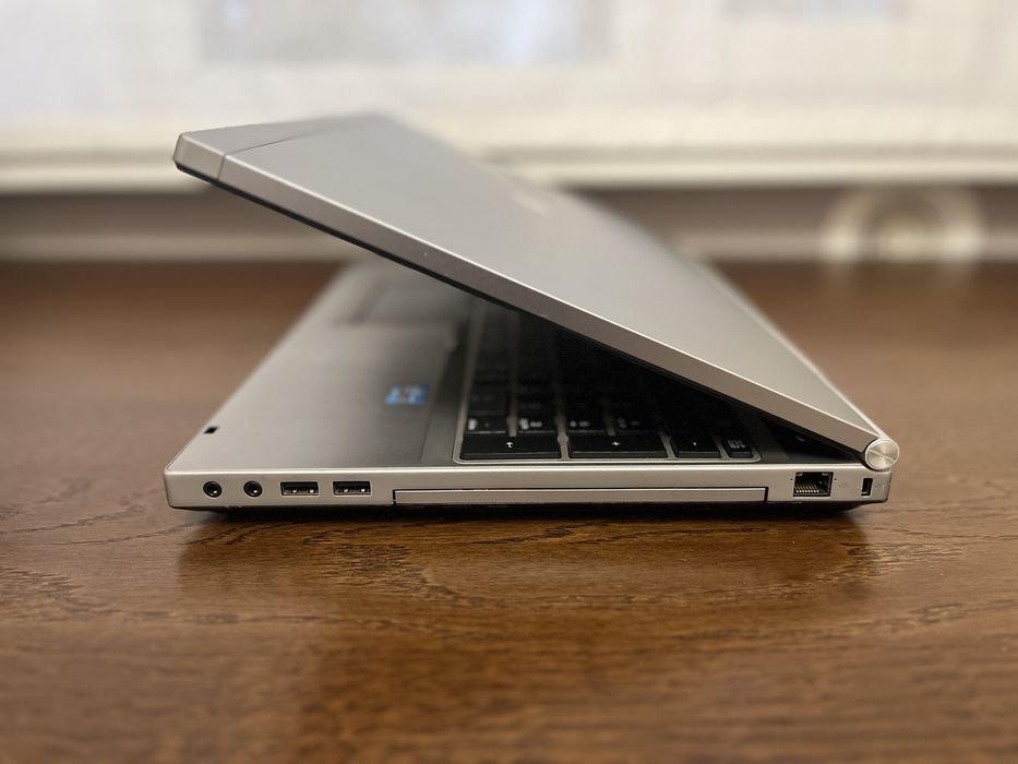 Ноутбук HP EliteBook 8560p / i5 /  8GB / SSD 1 TB / Radeon HD 6470M