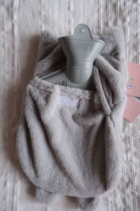 Termofor Smukee Home 1.2L kot, miły w dotyku