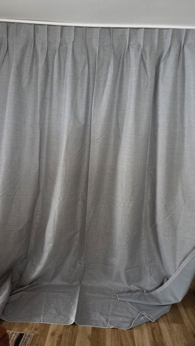 Zasłona zaciemniająca szara wys 2,40 m szer2,34 m.