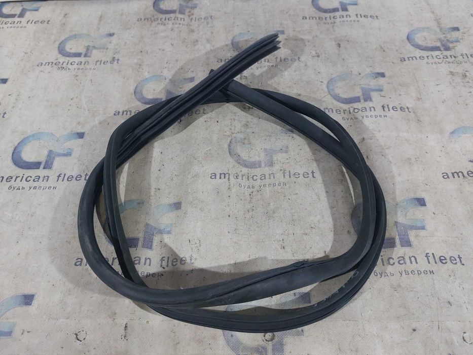 Hyundai Sonata 11-15 Hybrid Уплотнитель дверного проема перед / зад