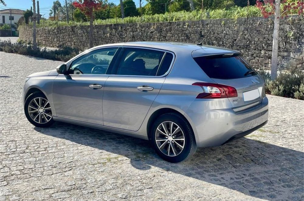 Carro Peugeot 308 gasolina
