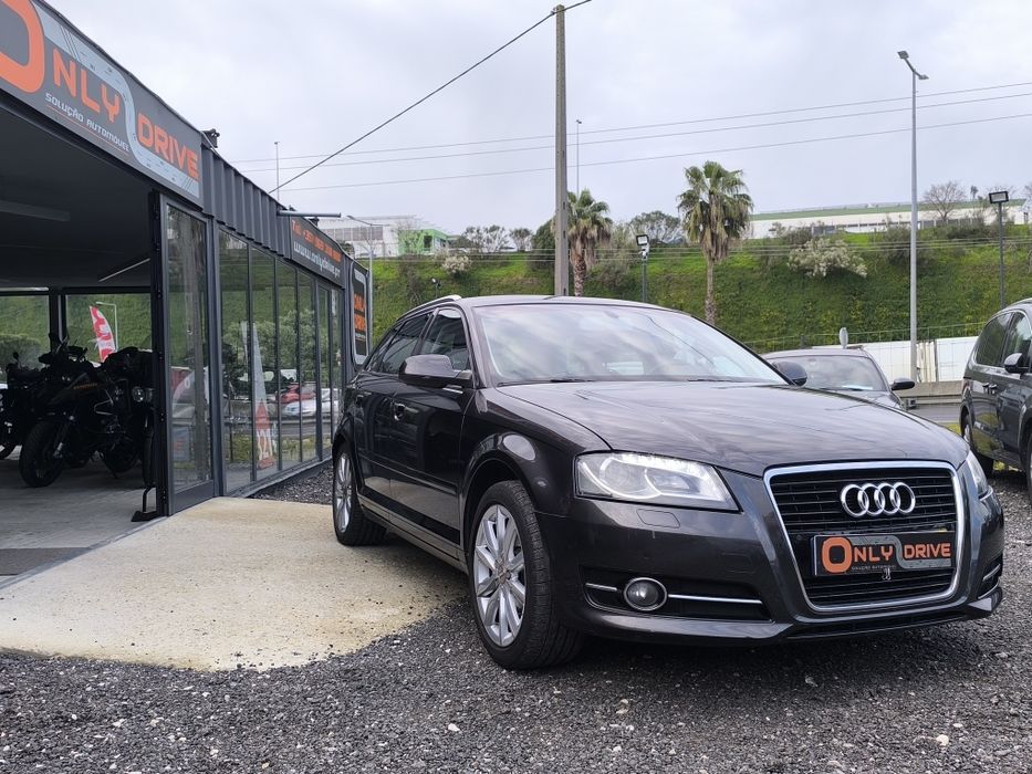 Audi A3 Sportback 1.6TDI Attraction Business Line cx Aut S-Tronic - 12
