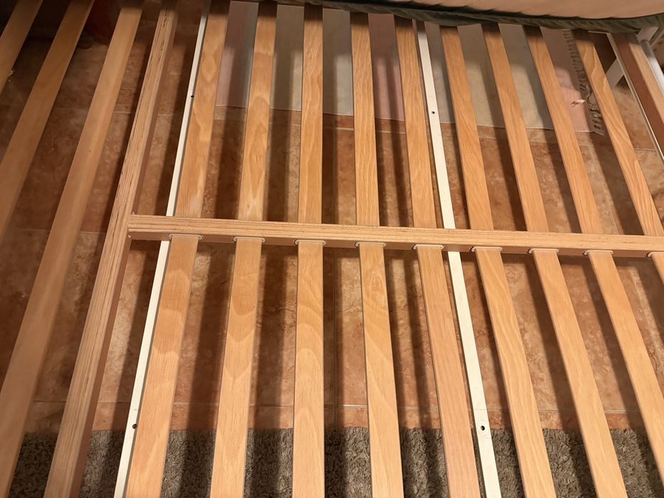 Estrutura de Cama em Metal Clássica (2m x 1.60m)