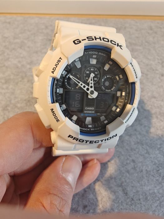 Zegarek Casio GA 100B biały