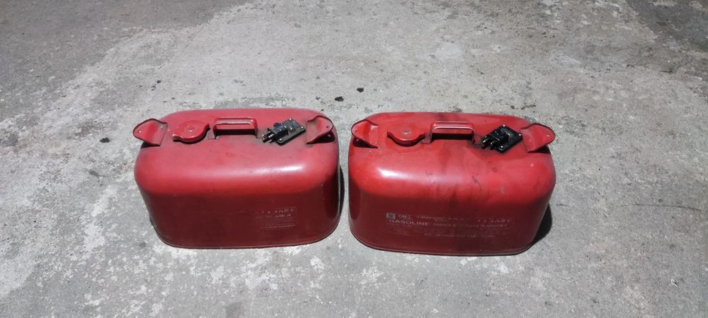 2 Depósitos  gasolina barco