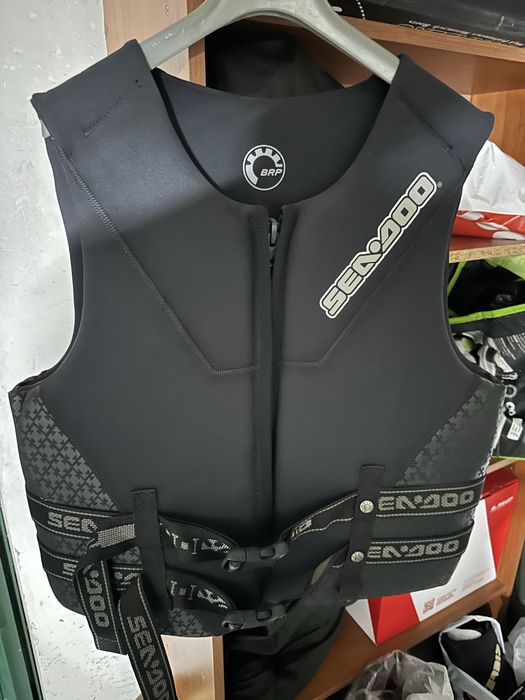 Colete de desportos nauticos novo