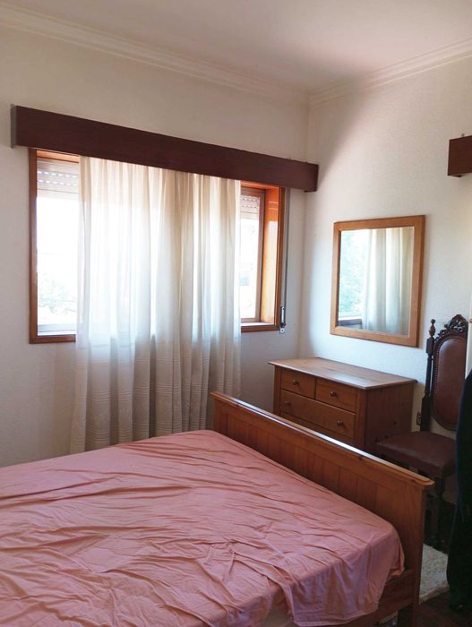 Moradia independente habitação + comércio, terreno de 500 m², 3 pisos