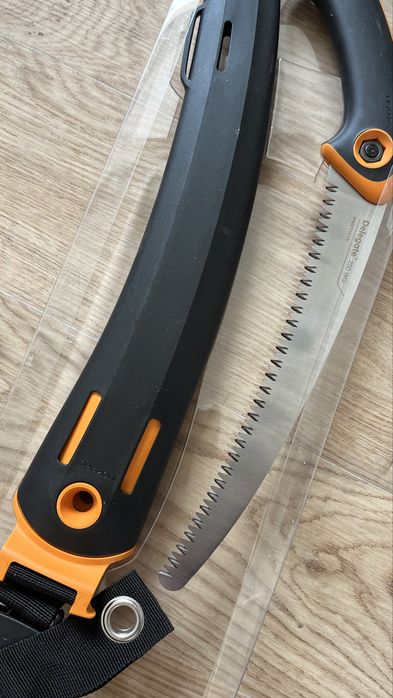 Profesjonalna piła ogrodowa Fiskars SW-240