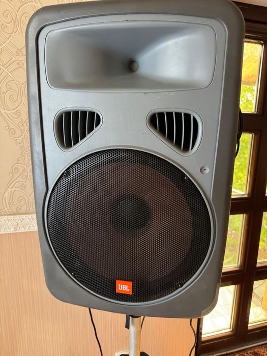Продам активні колонки JBL