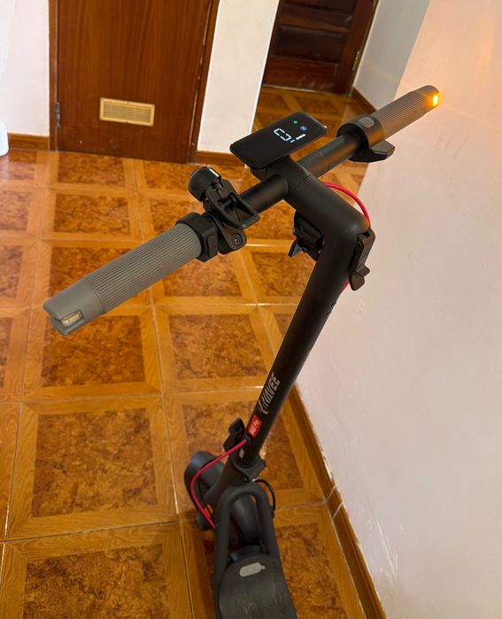 Trotinete Elétrica NAVEE V40i Pro