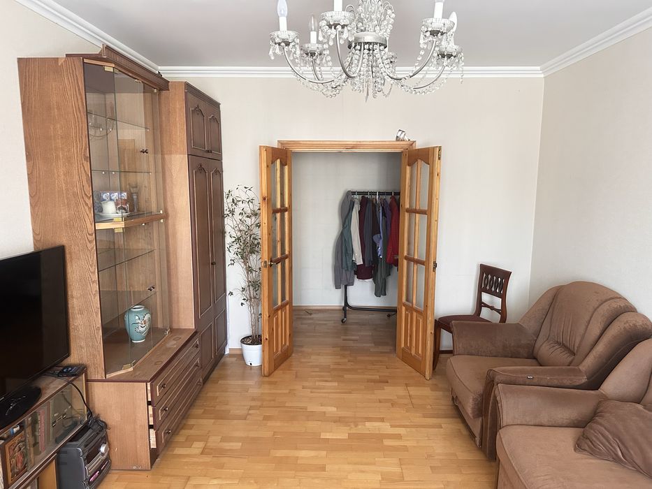 Продаж 3-кімнатної квартири, Драгоманова 25