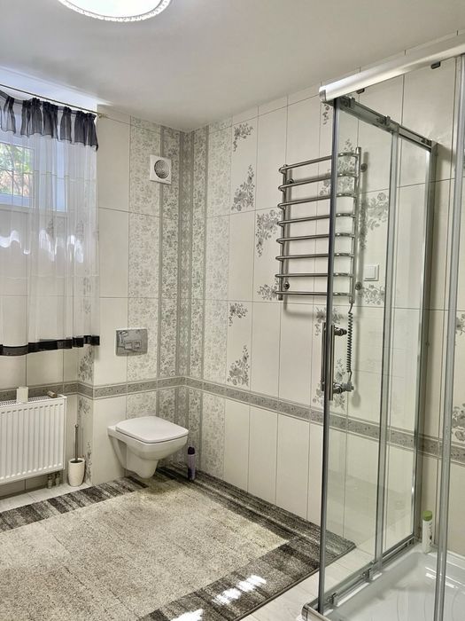 Продаж затишного заміського будинку