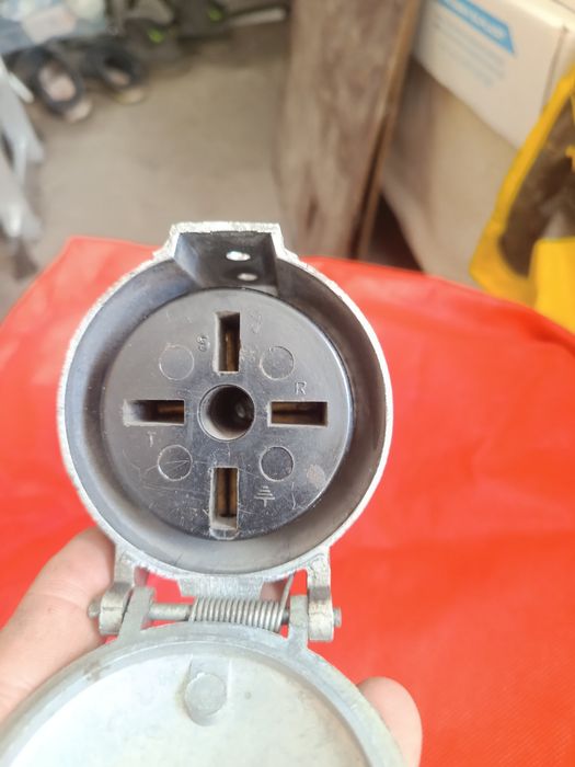 Gniazdo siłowe PRL metalowe 63A